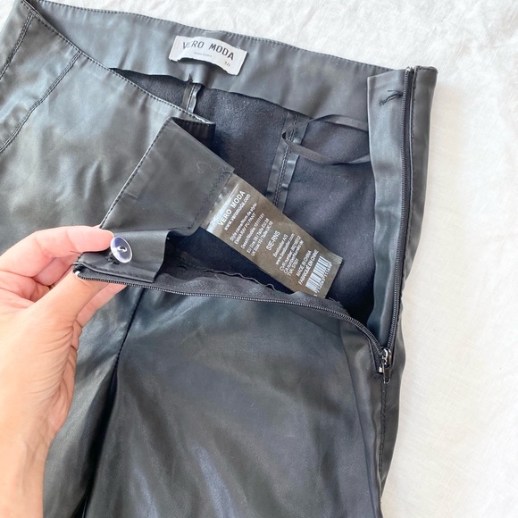 Vero Moda Emma Ray PU Leather Pants - Picture 4 of 15